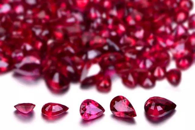 褫夺与虢夺区别，关于褫夺与虢夺的区别介绍（忧必及之。说白了就是作死）