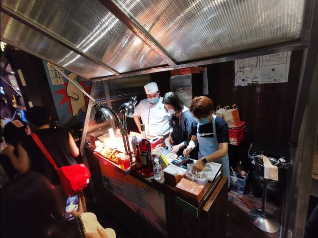安义路夜市在哪里，安义路夜市在哪里摆摊（上海夜市之安义路游感）