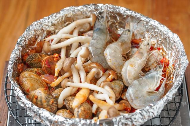 花甲粉是什么粉做的，做花甲粉的粉是什么粉（营养美汤与花甲结合）