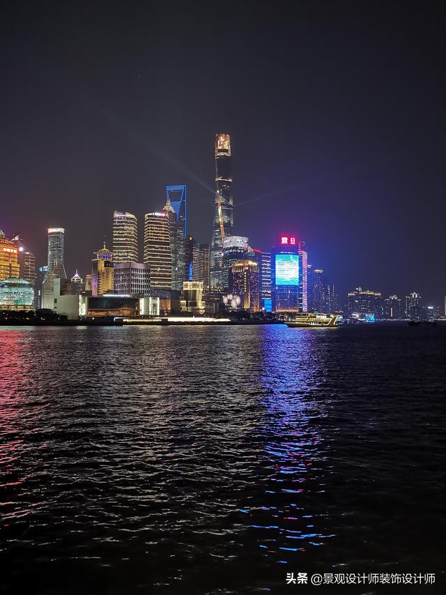 上海外滩夜景图片，外滩夜景美丽迷人让人流连忘返（上海市外滩夜景）
