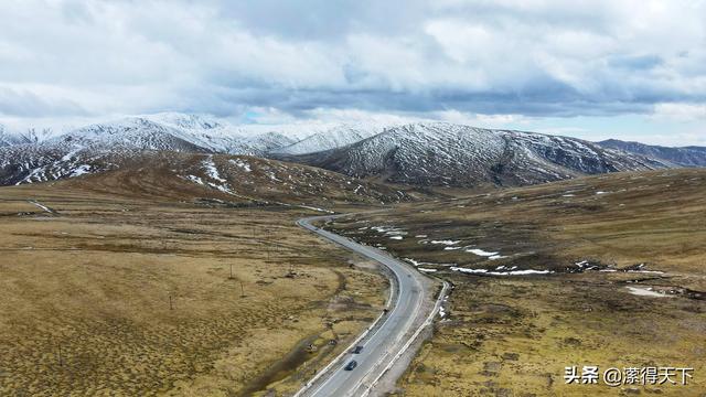 自驾游青海湖，自驾游青海湖视频（雪山、草甸、湖泊尽收眼底）