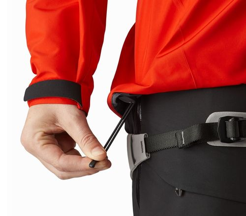 冲锋衣哪个牌子好，国内冲锋衣十大名牌排名（多年穿着登山冲锋衣的经验分享）