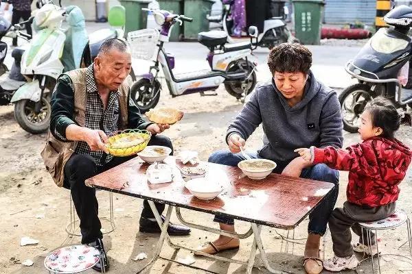 阜阳好吃的甜烧饼，阜阳这家“老康烧饼”