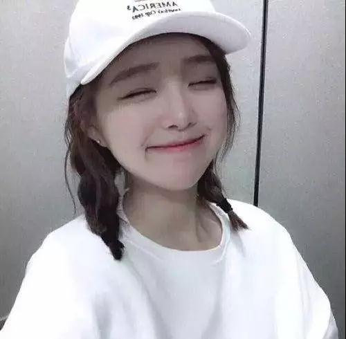 爱自拍女孩必学的姿势，爱自拍女孩必学的姿势有哪些（学好女生最爱的12个自拍姿势）