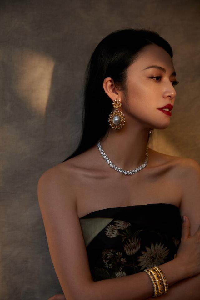 唐一菲和姚晨穿搭(如今40岁的姚晨演技依旧)-三星经验