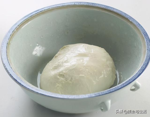 家庭自制春卷皮，煎饼果子面糊的做法（教你在家做春卷）