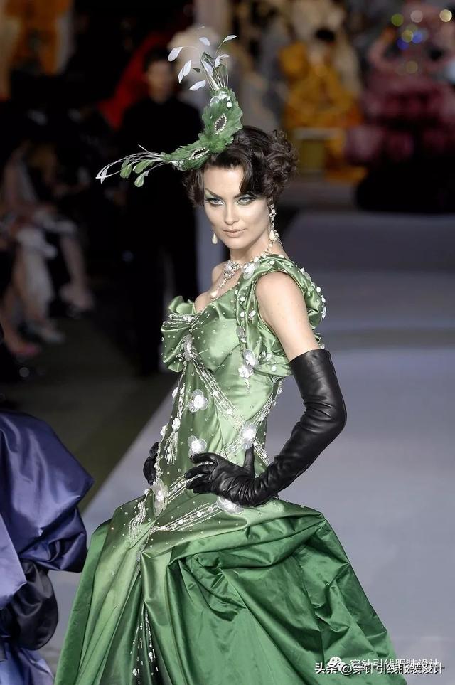 迪奥经典之作服装图，<迪奥>2007秋冬高定系列