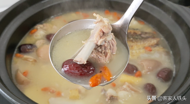 羊肉汤的做法大全，想要好喝别乱加料（羊肉汤的家常做法视频）