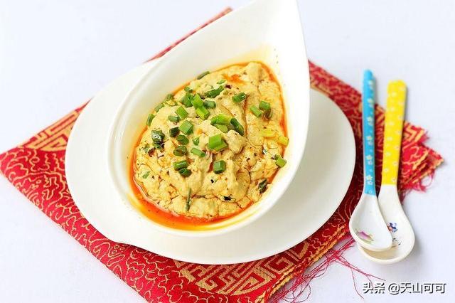 臭豆腐怎么做最好吃，臭豆腐怎么做好吃（这样做比原来的好吃不止十倍）