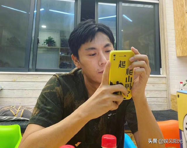 秦昊爬山什么梗，秦昊“和张东升一起爬山”的梗你们玩够了没有