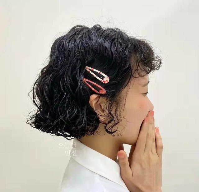 好看又自然的中长卷发，这种烫法才是真正的免打理