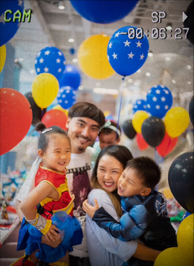 何洁老公是谁，歌手何洁老公是谁（何洁晒一家五口海边度假视频）