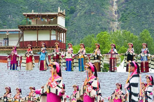 迥巴藏戏，迥巴藏戏 郎杰次仁事迹材料（遇见古碉·藏寨·美人谷）