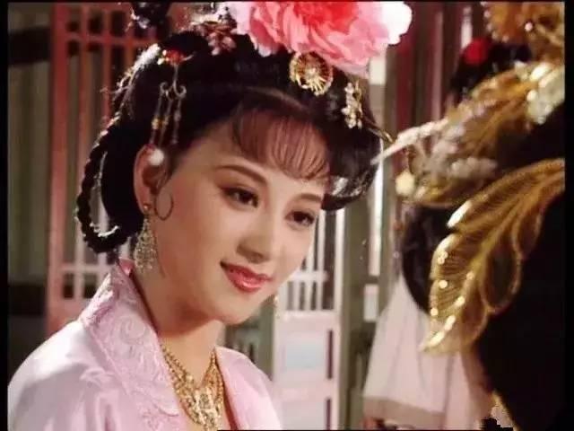 演员王海燕第一任丈夫是谁，演员王海燕第一任丈夫是谁啊（二婚嫁张嘉译育有一女）