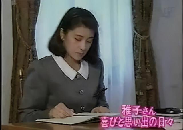 梦见蛇缠腰上是什么意思，梦见蛇缠在腰上（当上皇后也逃脱不了生儿子的压力）