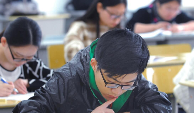 重修会记入档案吗，挂科重修会记录档案吗（若出现挂科重修会被记入档案里吗）