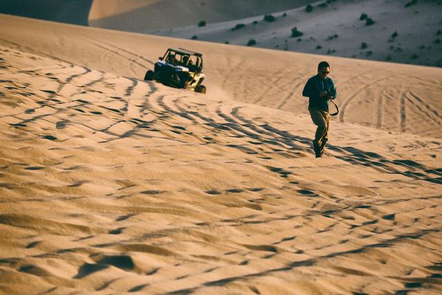 月牙泉是哪个城市的，月牙泉是哪个城市的别称（月牙泉是天的镜子沙漠的眼）