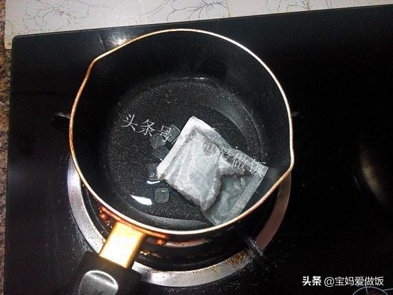 奶茶果冻的做法简单，茶果冻怎么做（奶茶新吃法：做成奶茶冻）