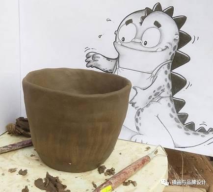 小恐龙怎么画，恐龙怎么画简单又好看（创意手绘丨他画出一只很有戏的小恐龙）