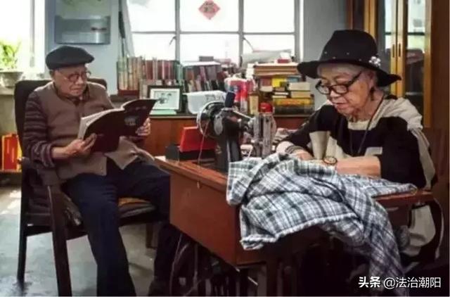 老一辈令人动容的爱情故事，8旬老夫妻爱情最美的样子