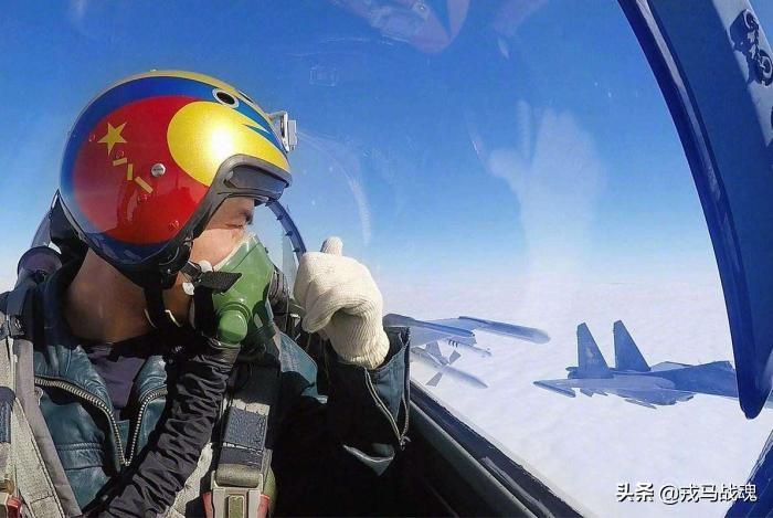 战斗机飞行员工资，空军飞行员工资多少钱一个月（飞行员年薪对比：美国140万）