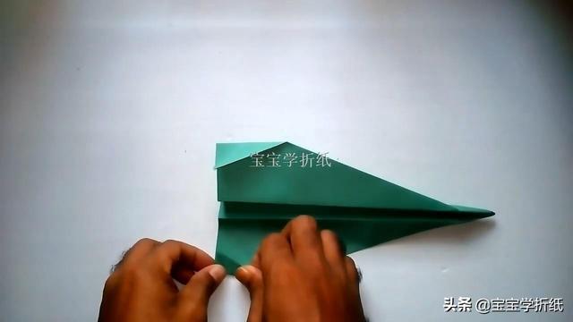 儿童手工折纸飞机，能飞很远的纸飞机（折纸飞机系列详细折纸步骤）