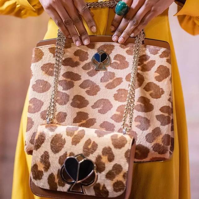 mk包包属于什么档次，MK包包属于什么档次（这五个颜值与质感均在线的包包品牌）