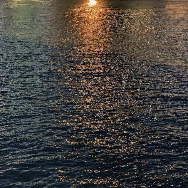 QQ个性名片背景图，qq名片背景图片怎么换（名片背景图‖中意你）