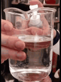 卸妆油怎么乳化，卸妆油里进了一点水（这支卸妆油开挂了）