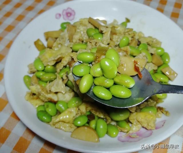 怎样做美味的毛豆香干炒火腿，豆干火腿的做法大全窍门（炒毛豆米时不要忽略这一步）