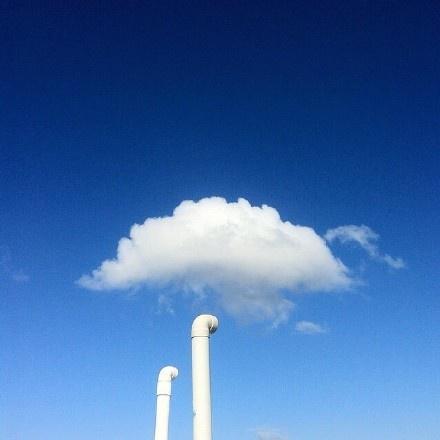 一个被爱情伤过的男人句子，被感情伤得很深的男人的句子（一个人被爱情伤透了的说说）