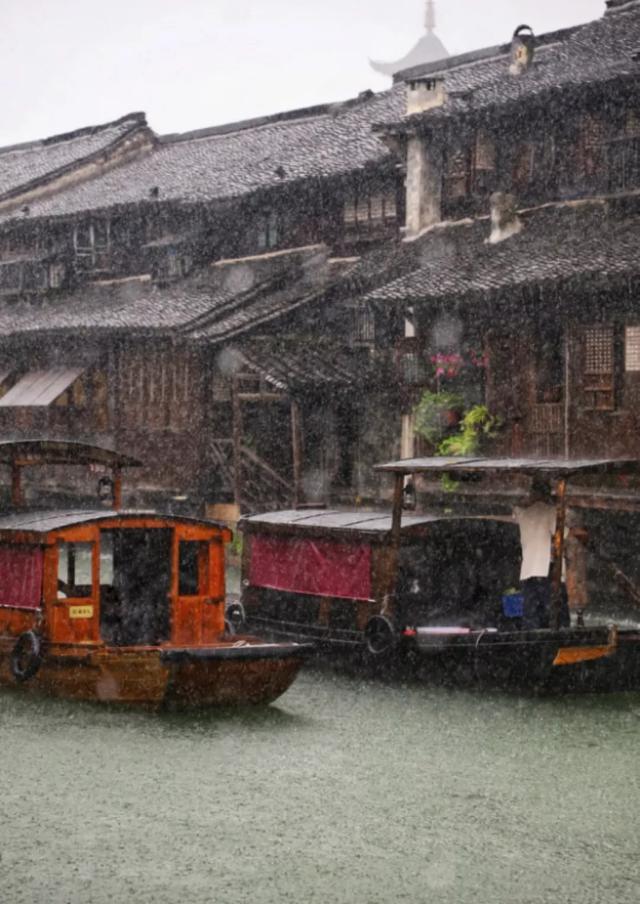 乌镇几月份去最好，十二月份去乌镇好吗（真的很适合在烟雨楼阁中发呆）