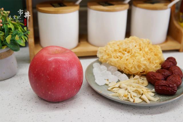 苹果胶怎么吃，苹果胶怎么吃好吃（苹果和红枣是绝配）