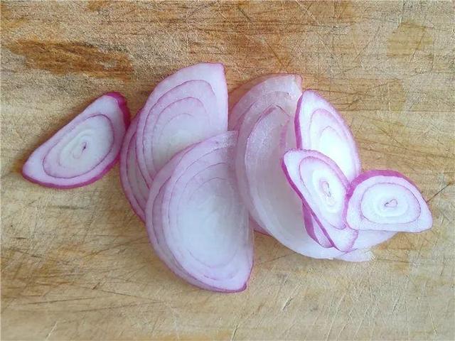 家里有鼻涕虫怎么消灭，鼻涕虫怎么彻底消灭（自制天然杀虫水）