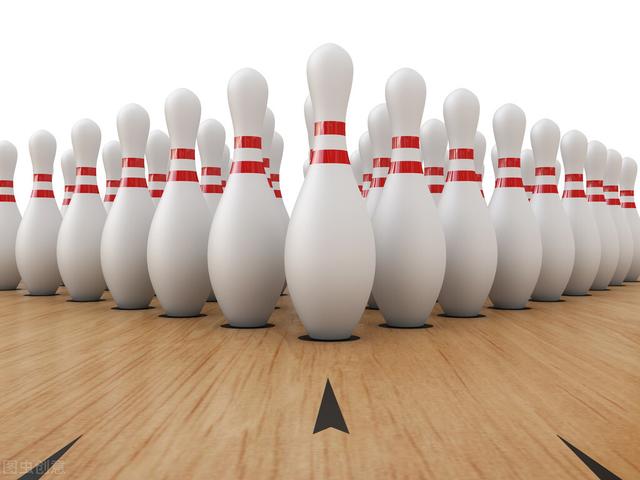 带着戒指打保龄球，我想问一下带着戒指打保龄球是什么意思（88岁大爷打保龄球登上热搜）