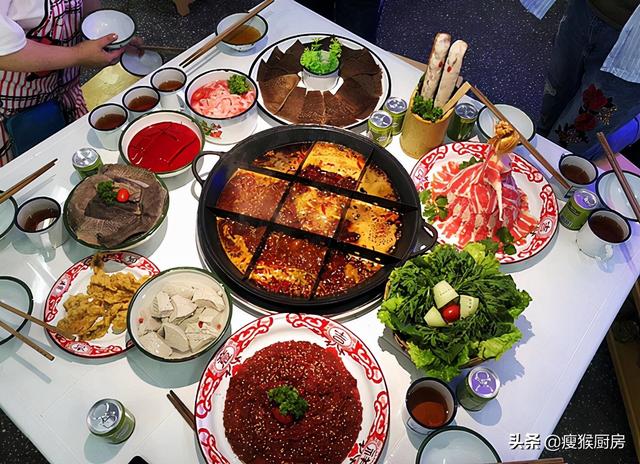 重庆人最喜欢吃的火锅是什么类型的呢，重庆人最喜欢吃的火锅是什么类型的呢图片（重庆最有名的10家火锅）