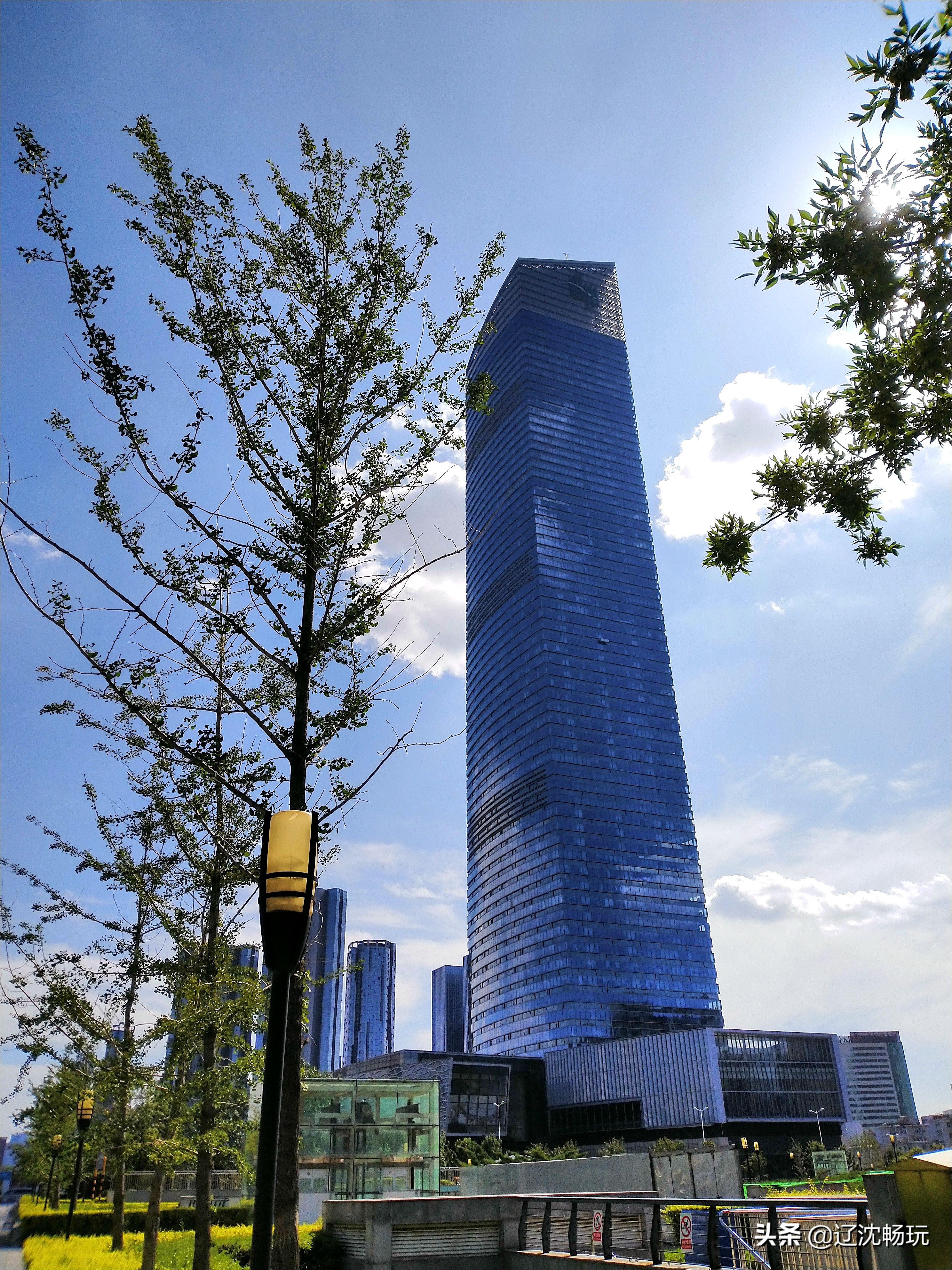 沈阳市府广场()