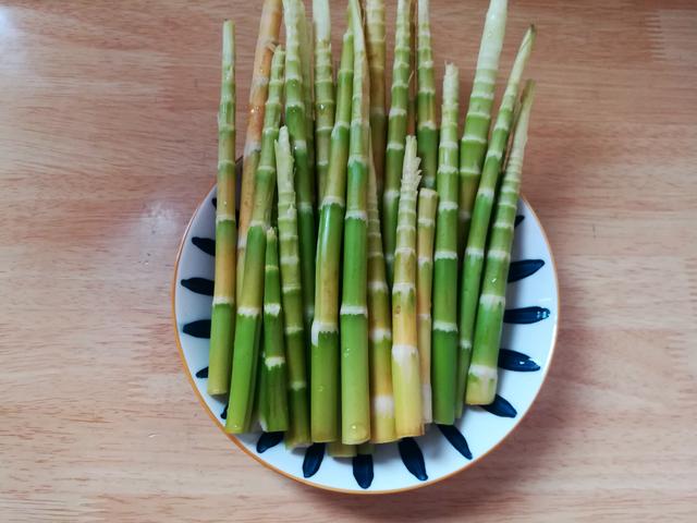 竹笋炒鸡蛋的做法大全，竹笋炒鸡蛋的做法大全家常（春天遇到这菜别手软）