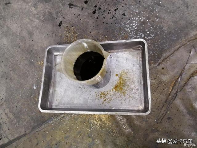 宝马变速箱油多久换一次，bmw变速箱油多久换一次（宝马7系循环机换变速箱油感觉不错）