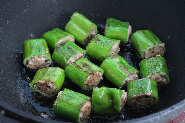 菜做辣了放什么让它不辣，如何让放辣椒的菜不辣（不妨试试这做法）