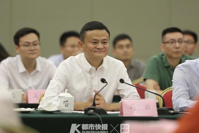 马云是哪里的人呢，马云个人资料身高体重（最能形容自己的词就是“杭州佬”）