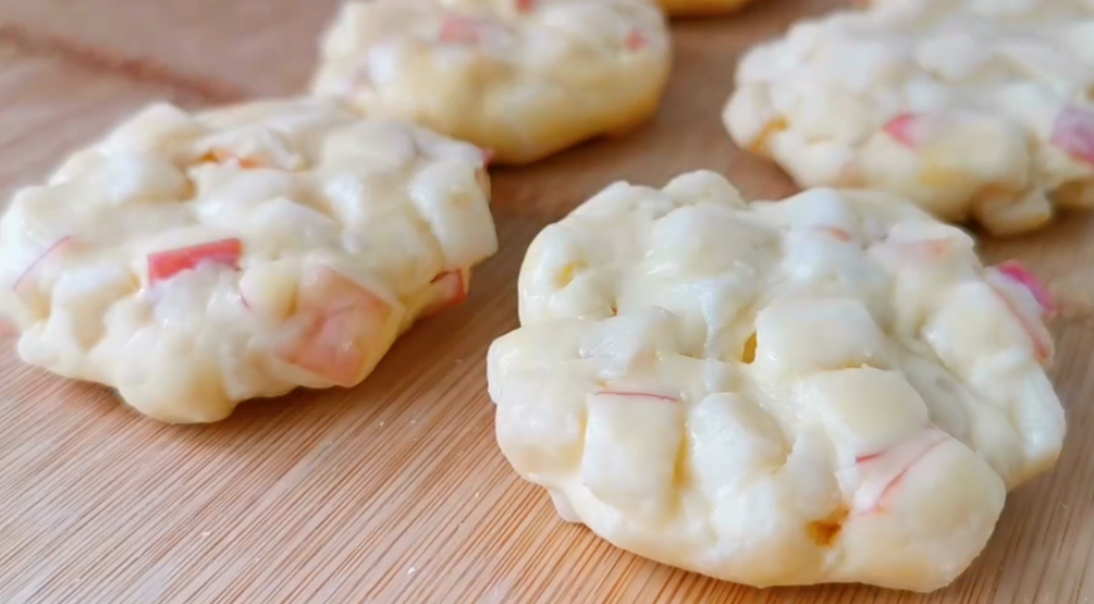 图片[4]-【苹果鸡蛋饼】做法步骤图 一次做10个 出锅就光盘-起舞食谱网