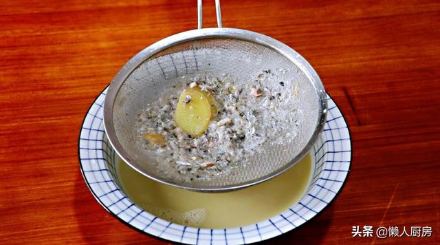 正宗的鱼汤面怎么做，鱼汤面怎么做（教你做一碗热气腾腾的鱼汤面）