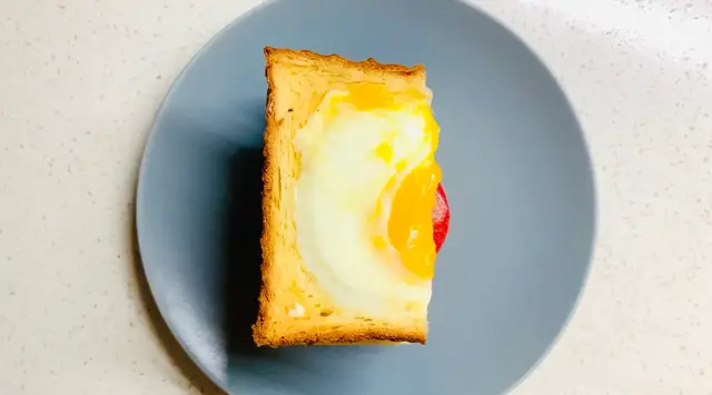 正宗芝士黄油吐司做法，半熟溏心蛋像布丁一样