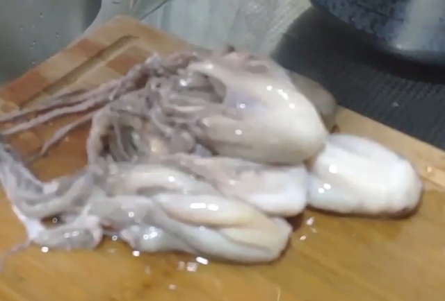 红烧八爪鱼最简单的做法，试试这样做4步搞定美味红烧八爪鱼