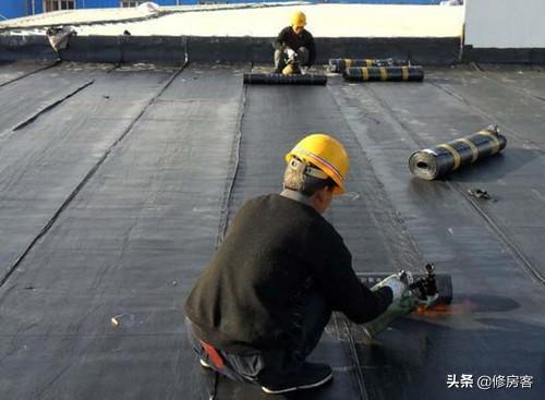 屋顶防水材料有哪些，屋顶防水材料有哪些?常见高品质防水材料介绍!（关于屋面防水材料的分类及其优缺点）