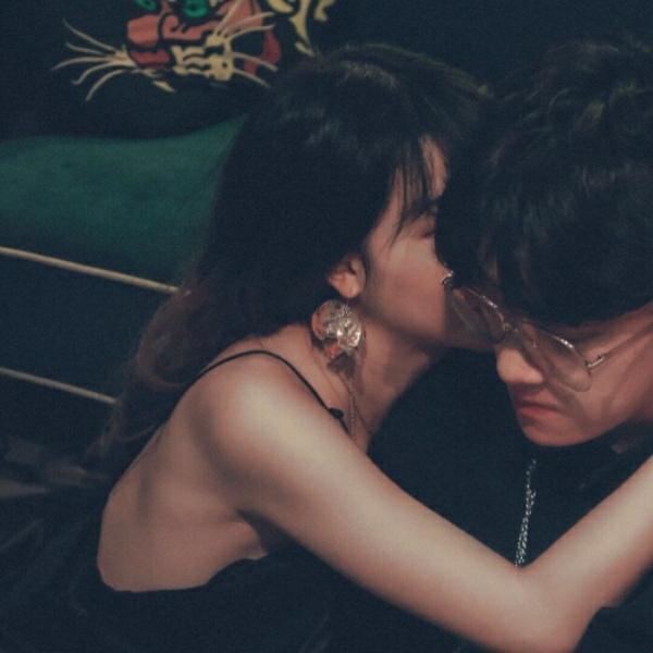 唯美意境情侣头像微信，唯美意境情侣头像（“总会有人陪你在慌乱无序的生活中同步前行”）