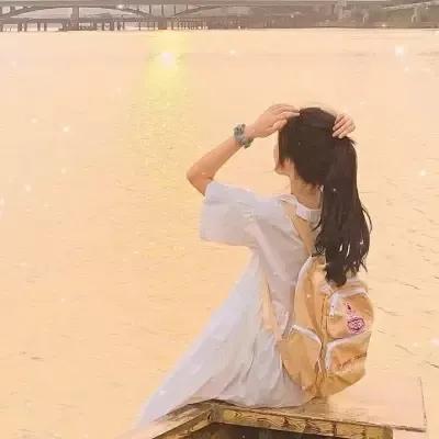 2016最新闺蜜头像两张，双人女生闺蜜头像微信（我要陪你一年又一年）