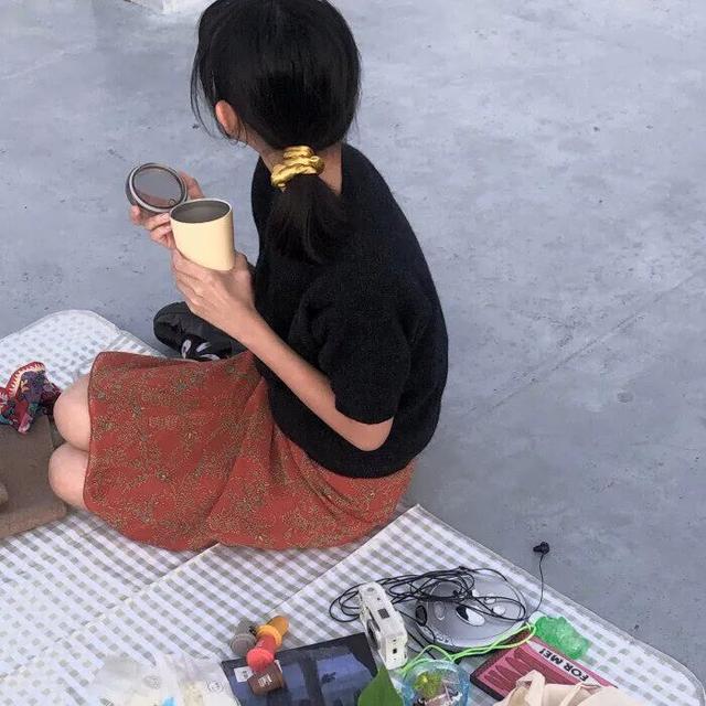 动漫女生头像   今天天气很好适合打打闹闹微信，动漫女生头像   今天天气很好适合打打闹闹，更适合亲亲抱抱（女生：可以获得漂亮并且温柔）