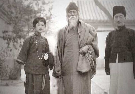 “灿白两个大傻子.”♡，灿白百度百科（泰戈尔《吉檀迦利》第一篇亚洲获得诺贝尔奖的大作图片）